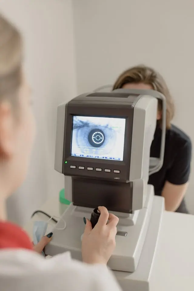 Lensmaster uses mordern and advanced technology for precision eye care and eye examination